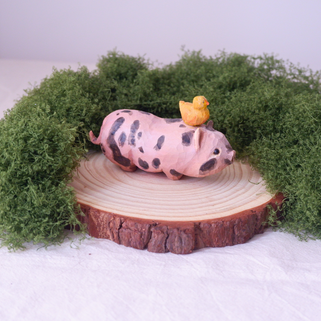 The Snuggle Pigs – Hand-Carved Wooden Family Set (5 Pieces)