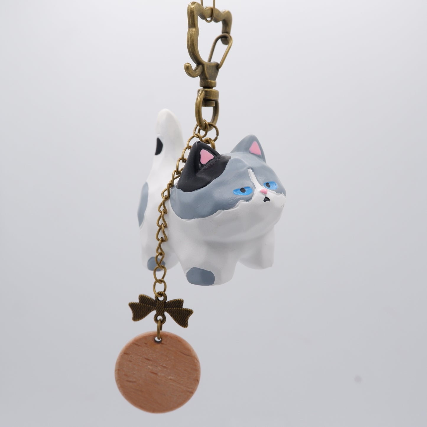 Tail Held High - Resin Keychain with Personalised Wooden Name Tag