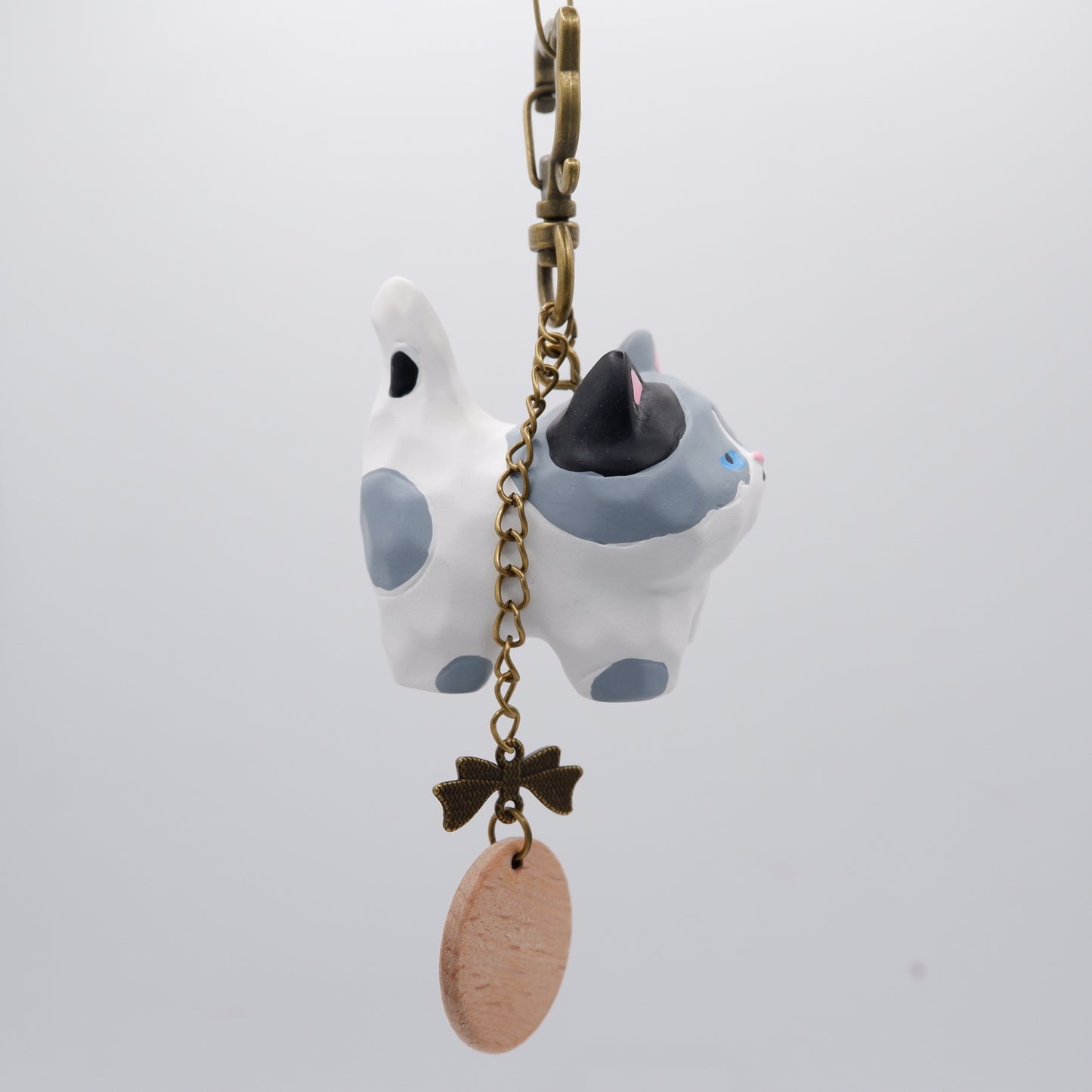 Tail Held High - Resin Keychain with Personalised Wooden Name Tag