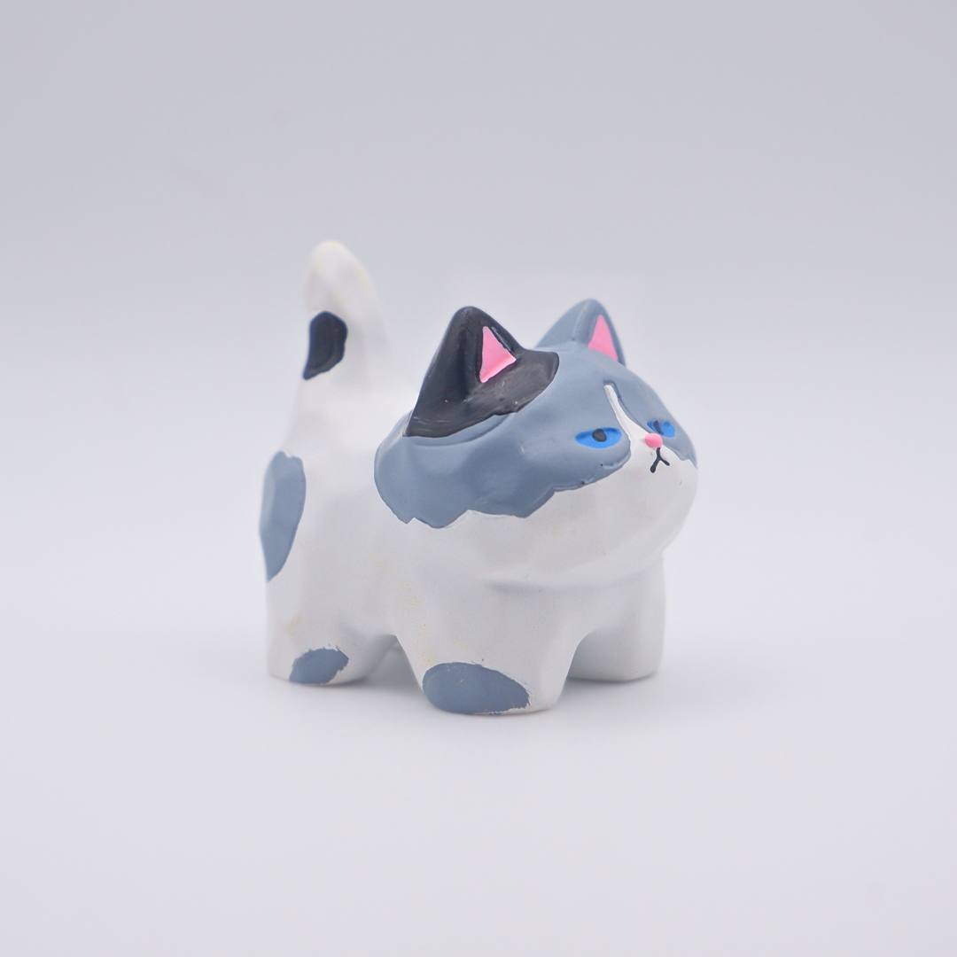 Tail Held High Resin Figure