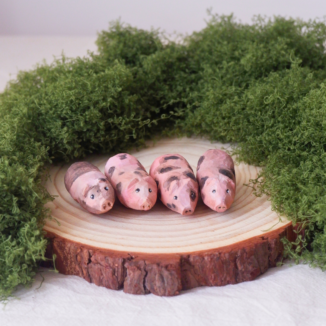The Snuggle Pigs – Hand-Carved Wooden Family Set (5 Pieces)